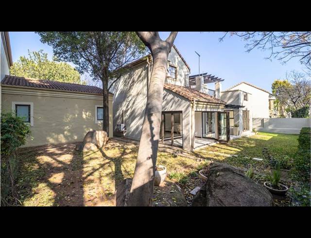 3 BEDROOM TOWNHOUSE FOR SALE IN LONEHILL